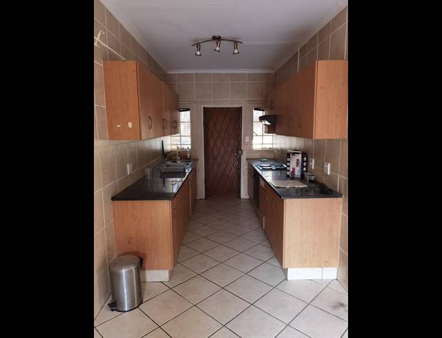 3 BEDROOM TOWNHOUSE FOR SALE IN MOKOPANE CENTRAL